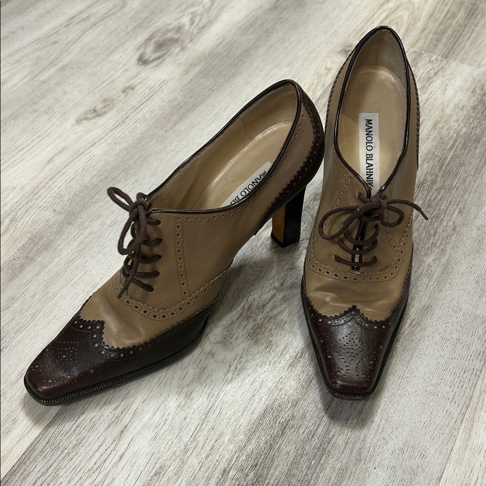 Manolo Blahnik Two-Tone Leather Lace-Up Wingtip Oxford Heels Dark Academia Goth